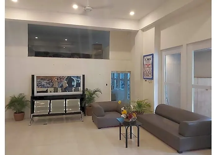 Nest Hotel 2*